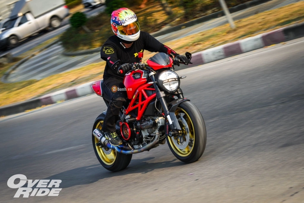 Quái vật ducati monster 795 trong bản độ bất diệt