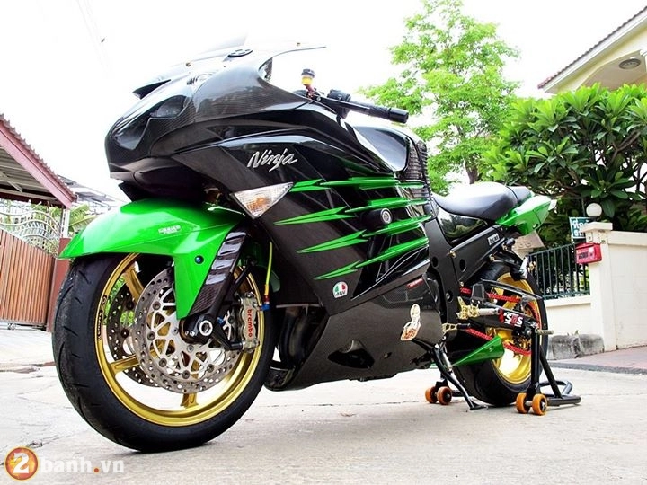 Quái vật đường trường - kawasaki ninja zx-14r đẹp hút hồn trong bản độ siêu khủng