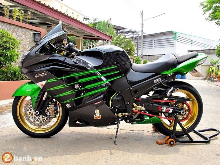 Quái vật đường trường - kawasaki ninja zx-14r đẹp hút hồn trong bản độ siêu khủng