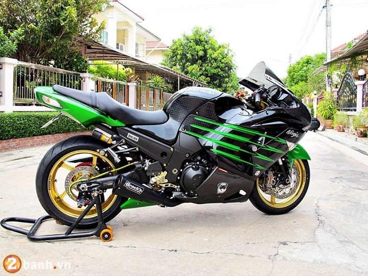 Quái vật đường trường - kawasaki ninja zx-14r đẹp hút hồn trong bản độ siêu khủng