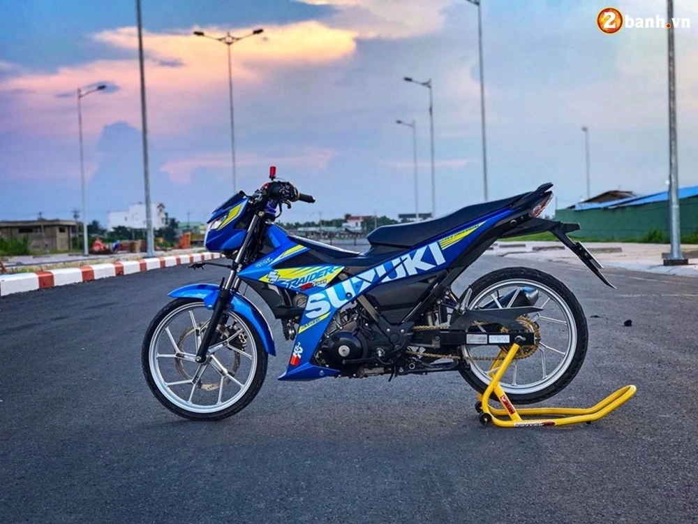 Raider 150 fi độ - sự gợi cảm toát lên ở phần đầu của biker tiền giang