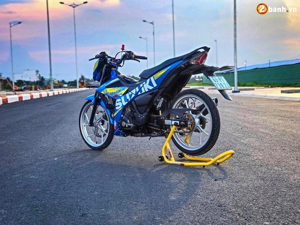 Raider 150 fi độ - sự gợi cảm toát lên ở phần đầu của biker tiền giang