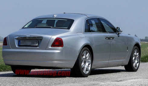  rolls-royce ghost bản nâng cấp trên đường thử 