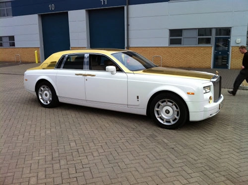 Rolls royce phantom bọc 120kg vàng khối trị giá 170 tỷ đồng