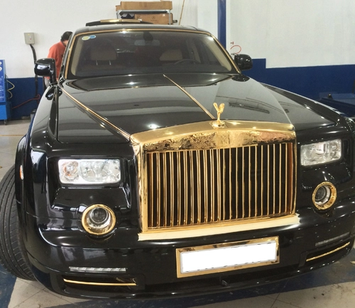  rolls-royce phantom mạ vàng thủ công tại việt nam 