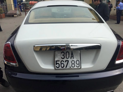 Rolls-royce wraith đầu tiên tại vn mang biển số siêu khủng