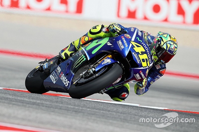 Rossi mặc dù đã nhận án phạt 03 giây sau va chạm với zarco vẫn hơn pedrosa gần 02 giây