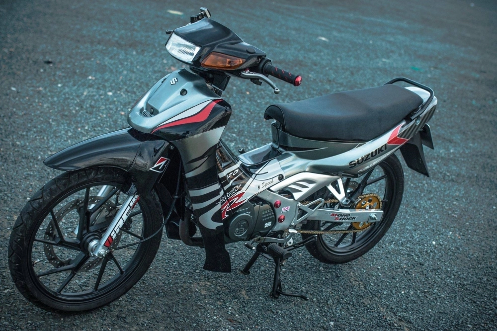 Satria 2000 độ đầy lộng lẫy đến ấn tượng của biker việt