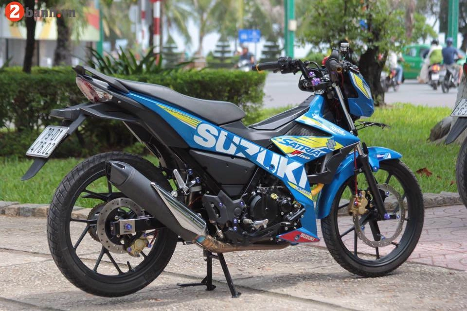 Satria f150 độ siêu đẹp khoe dáng bên công viên chiều tà