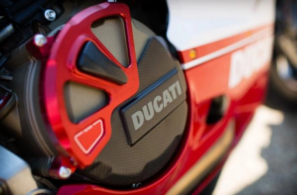 Siêu mẫu ducati 1199 panigale s với đồ chơi hàng trăm triệu