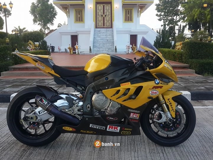 Siêu mô tô bmw s1000rr nổi loạn cùng tông màu vàng phá cách