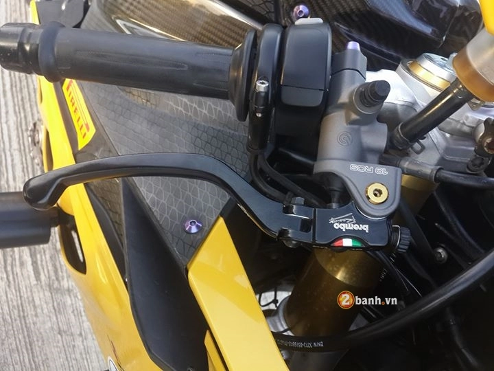 Siêu mô tô bmw s1000rr nổi loạn cùng tông màu vàng phá cách