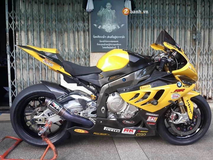 Siêu mô tô bmw s1000rr nổi loạn cùng tông màu vàng phá cách