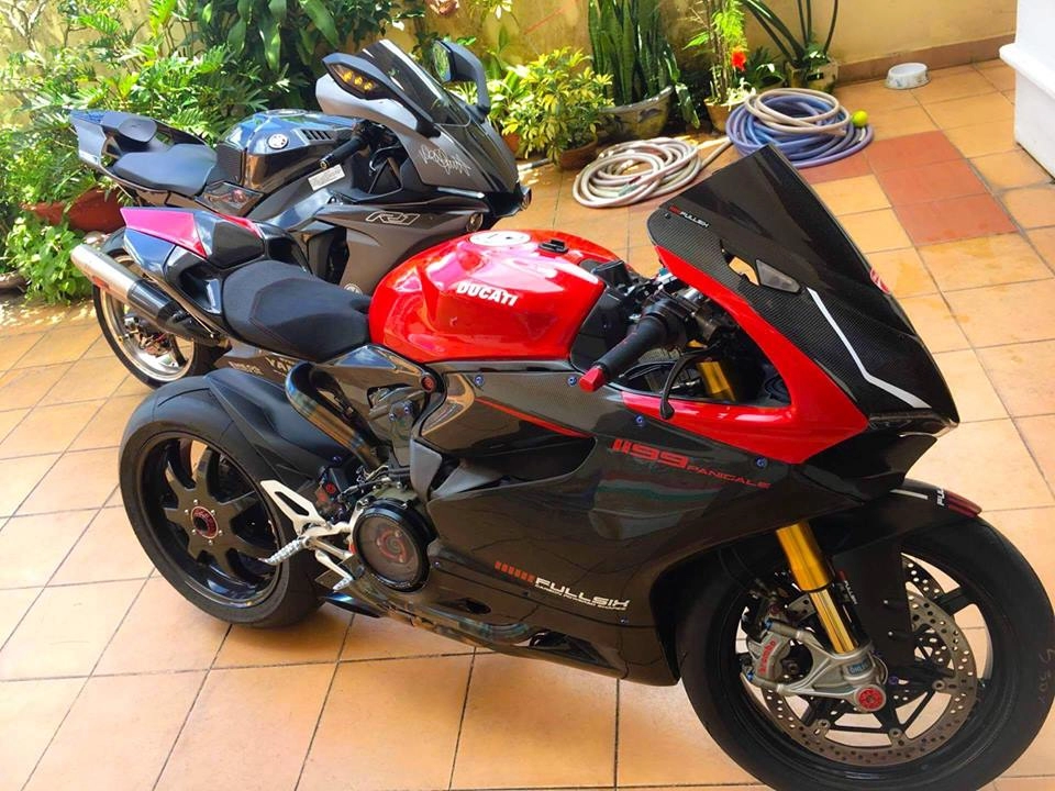 Siêu phẩm 1199 panigale s với bộ pô austin racing inconel full system