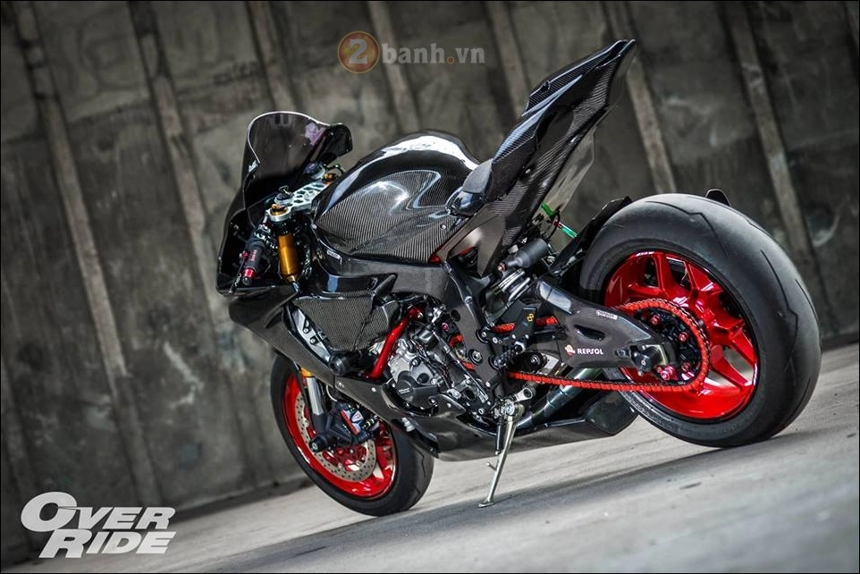 Siêu phẩm full carbon fiber yamaha r1 trong loạt ảnh đầy lôi cuốn