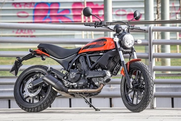 So sánh benelli leoncino và ducati scrambler sixty2 - bạn sẽ chọn mẫu nào 