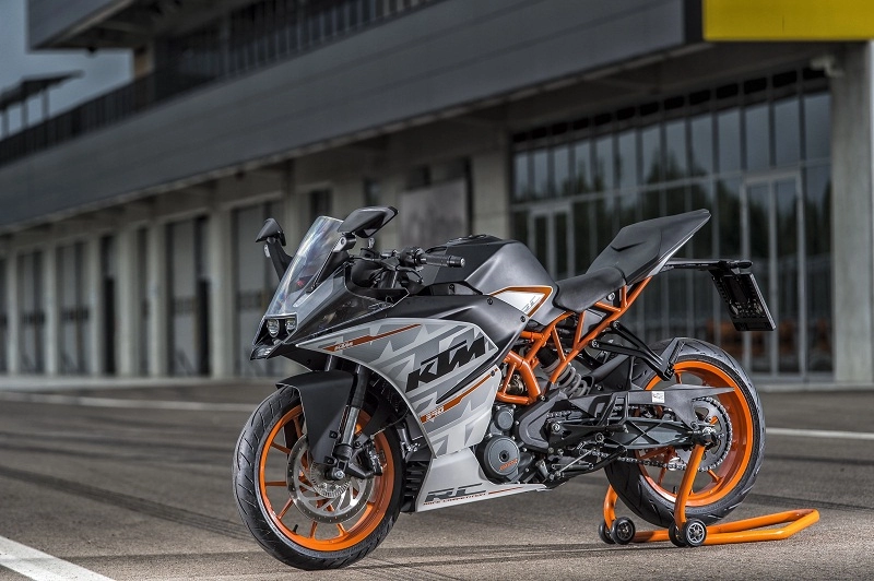 So sánh kawasaki ninja 400 2018 và ktm rc390