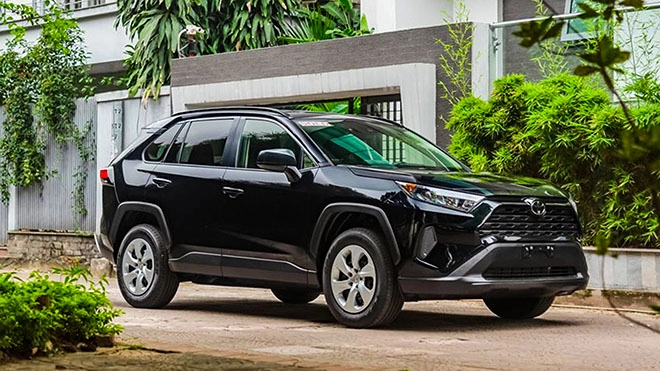 Soi chi tiêt xe toyota rav4 ban tiêu chuân tai viêt nam co gia 23 ty đông