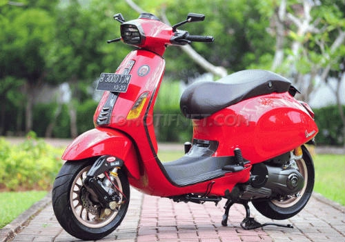 Soi vespa sprint 3v ie độ của dân chơi xứ vạn đảo