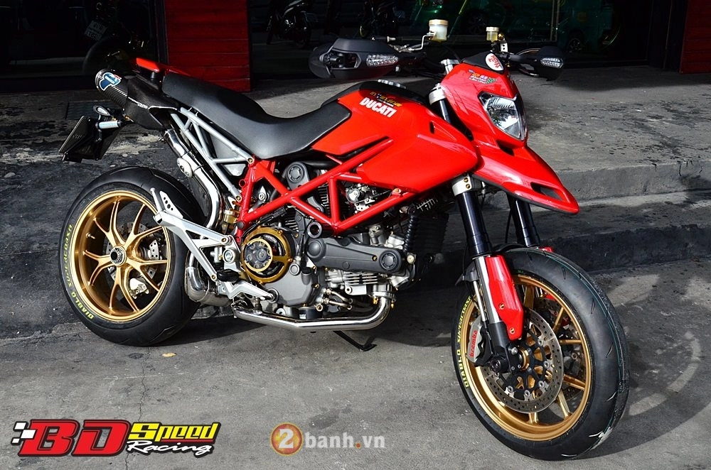 Sự hoàn chỉnh đầy uy lực từ ducati hypermotard 1100