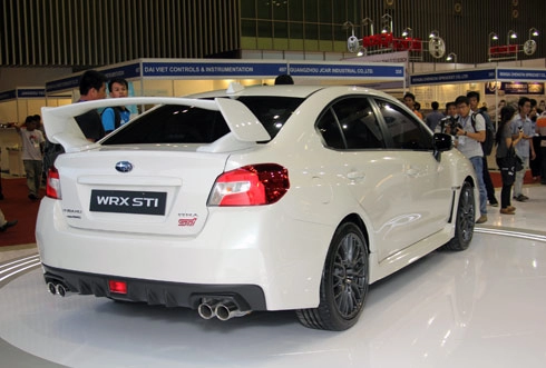  subaru wrx sti có giá hơn 17 tỷ đồng tại việt nam 