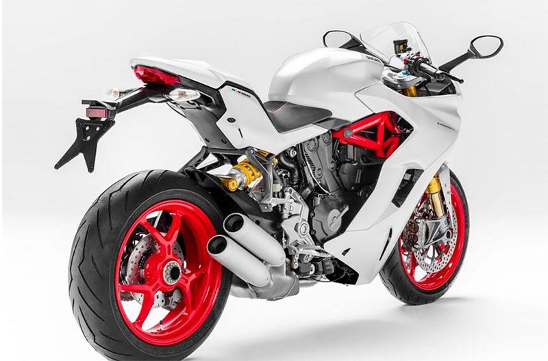 Super sport 939 của ducati lần đầu tiên lộ diện