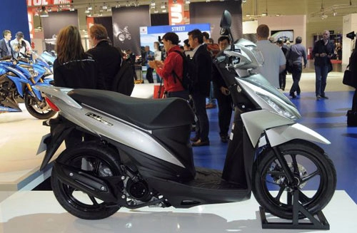  suzuki address - scooter cỡ nhỏ giá 1150 usd 