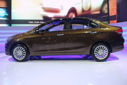  suzuki ciaz giá 580 triệu cạnh trạnh toyota vios tại việt nam 