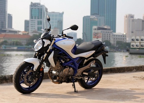  suzuki gladius 650 trên phố sài gòn 