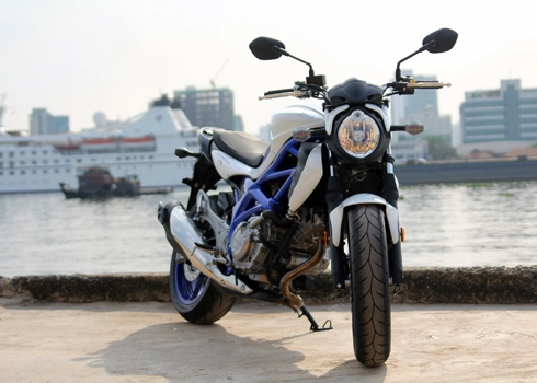  suzuki gladius 650 trên phố sài gòn 