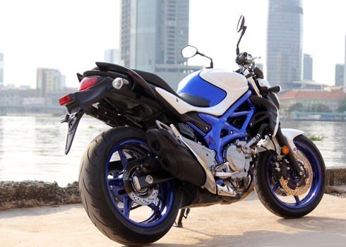  suzuki gladius 650 trên phố sài gòn 