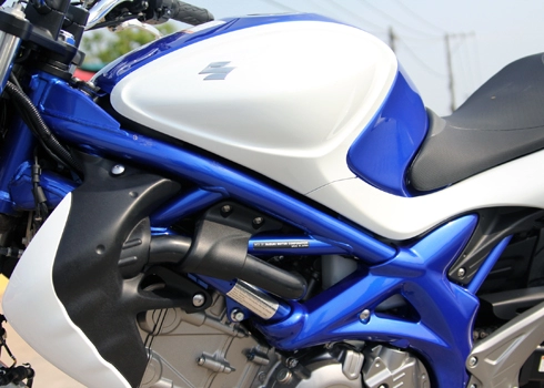  suzuki gladius 650 trên phố sài gòn 