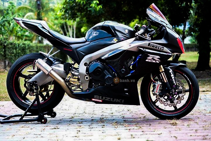 Suzuki gsx-r1000 đầy ấn tượng với phiên bản dark knight