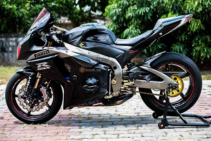 Suzuki gsx-r1000 đầy ấn tượng với phiên bản dark knight