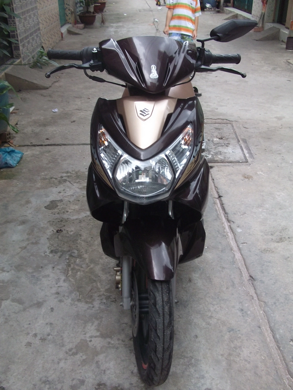 Suzuki hayate 125 màu nâu 2k12 bstp mới 95 xe đẹp máy êm nguyên zin