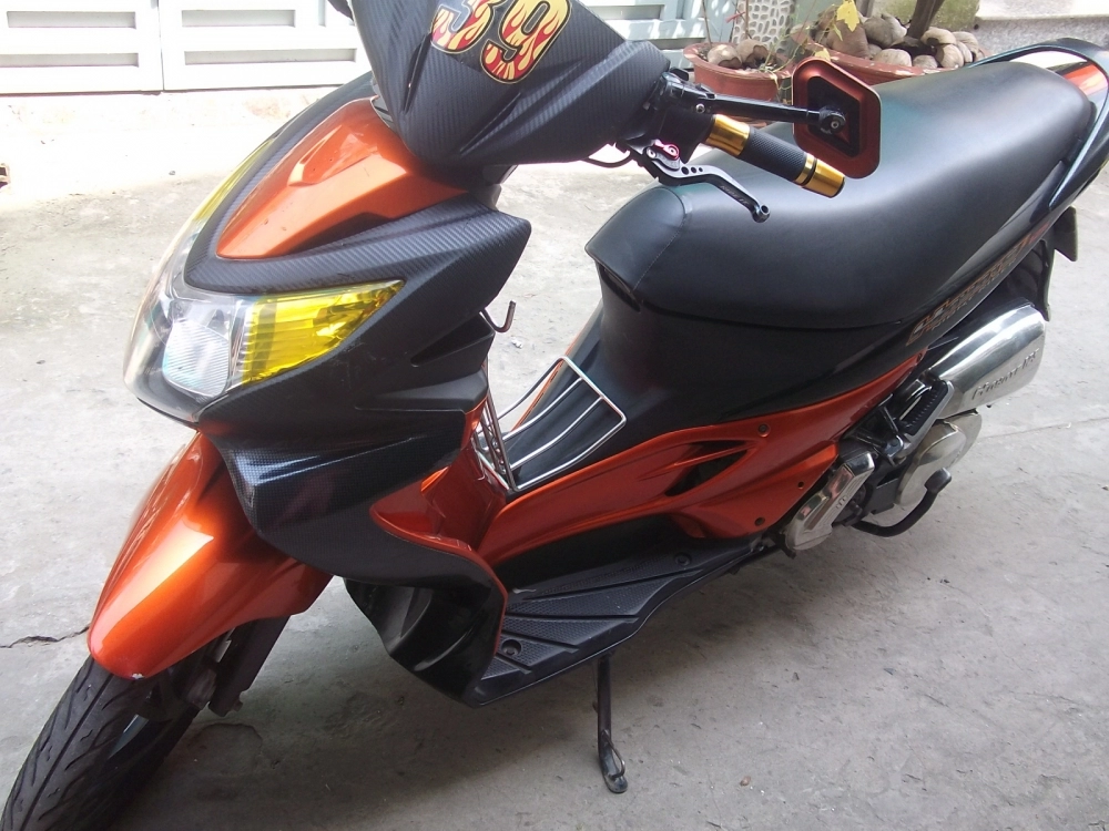 Suzuki hayate 125c màu cam-đen mới 95 xe đẹp máy êm nguyên zin xe máy mạnh chạy nhẹ vọt lợi xăng m