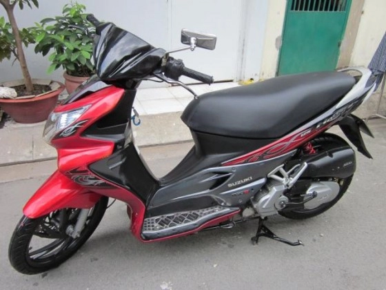 Suzuki hayate màu đen đỏ xe đẹp mới 95 máy êm nước sơn sáng bóng không trầy xước xe nguyên zin