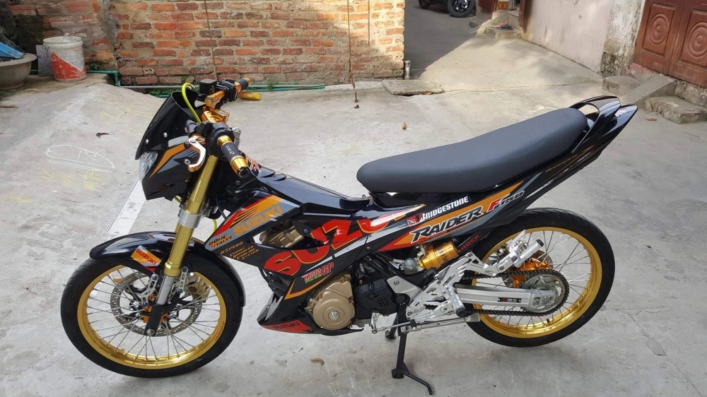 Suzuki raider đầy nổi bật trong version racingboy