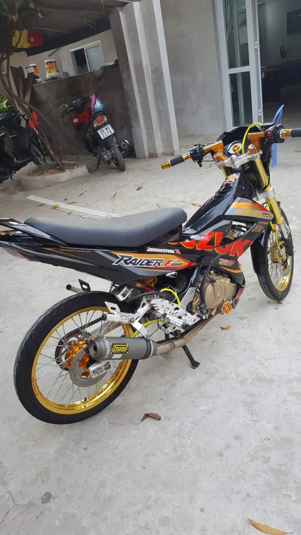 Suzuki raider đầy nổi bật trong version racingboy