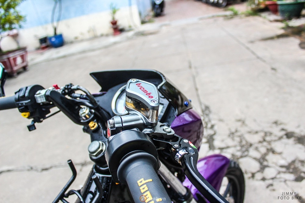 Suzuki raider lột xác với tone màu deep violet tại showroom 2banhvn