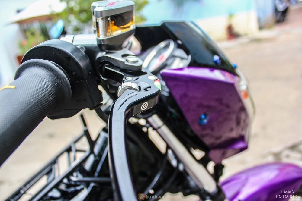 Suzuki raider lột xác với tone màu deep violet tại showroom 2banhvn