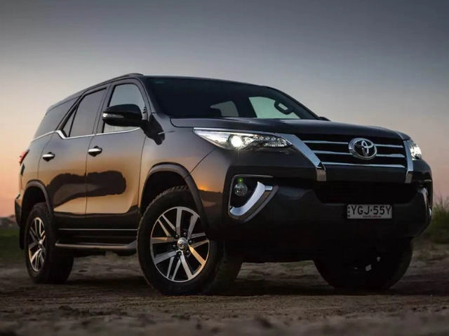 Tại sao doanh số toyota fortuner tụt dốc chóng vánh