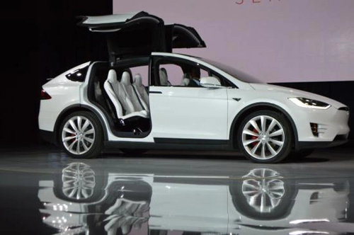 Tesla model x phiên bản cửa cánh chim trình làng