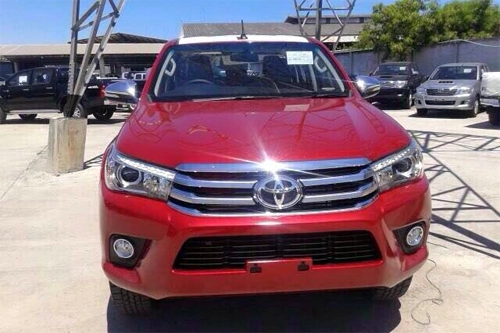  thêm ảnh toyota hilux 2016 