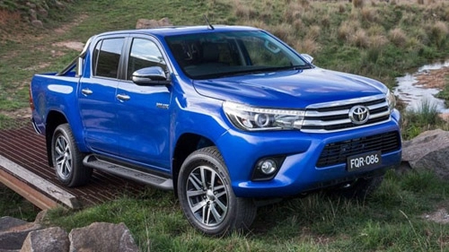 Toyota hilux 2016 trình làng cơ bắp nhưng vẫn hiện đại