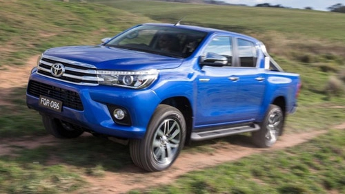 Toyota hilux 2016 trình làng cơ bắp nhưng vẫn hiện đại