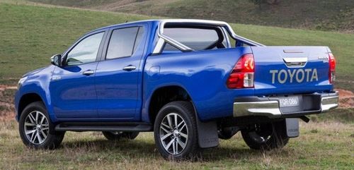 Toyota hilux 2016 trình làng cơ bắp nhưng vẫn hiện đại