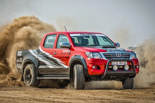  toyota hilux - bán tải đặc biệt 72000 usd 