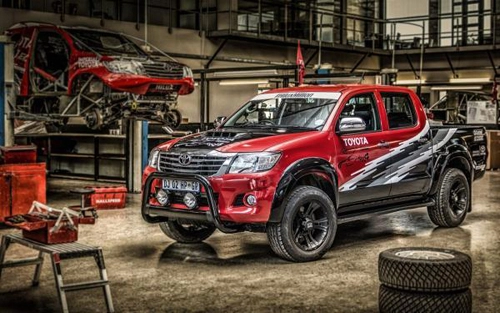  toyota hilux - bán tải đặc biệt 72000 usd 