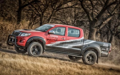  toyota hilux - bán tải đặc biệt 72000 usd 